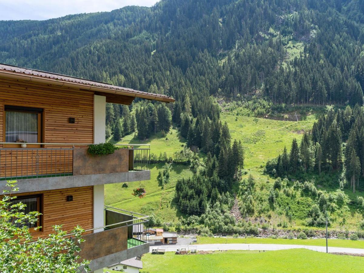 Land On The Kppl Mountain Chains Kappl  Eksteriør billede